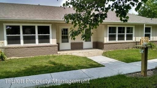 Primary Photo - 303 S Center St