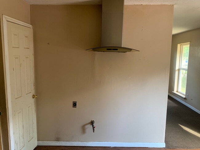 Building Photo - 4822 Gloria Dr