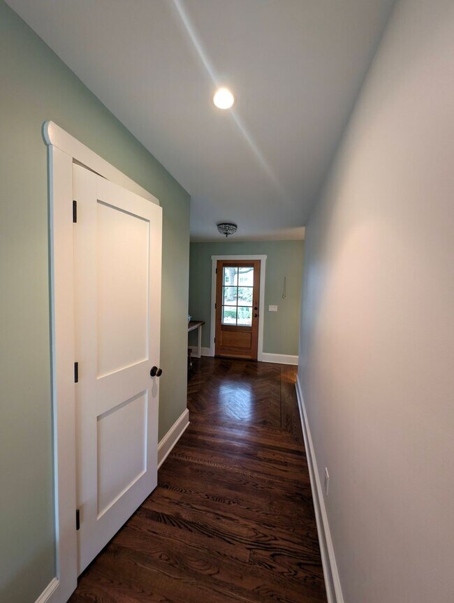 Building Photo - 7200 Airlie Pl