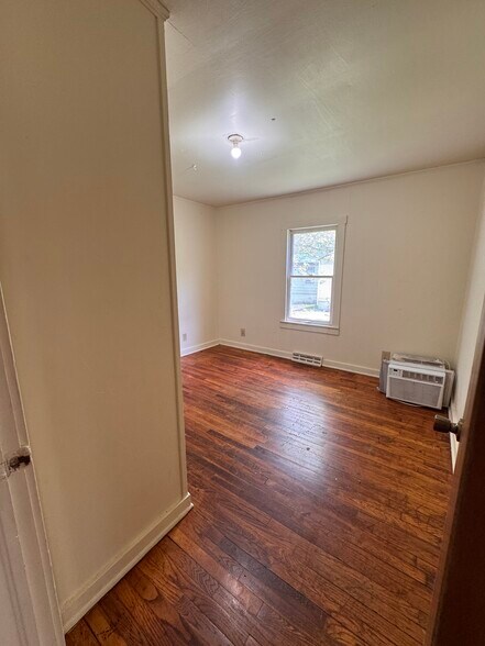 Building Photo - 83 Wides Rd