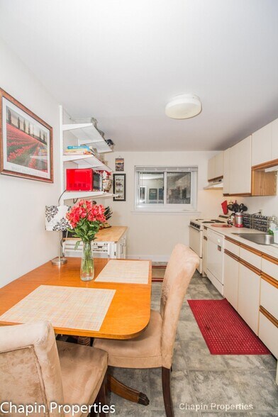 Building Photo - 79 Chestnut St