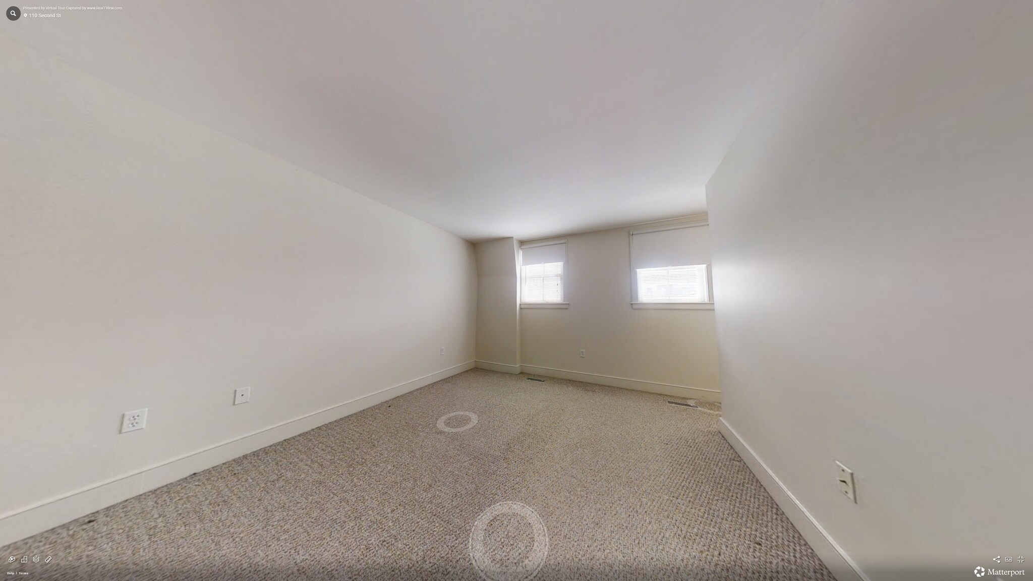 Building Photo - 10 2nd St