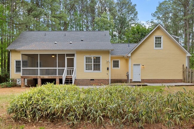 Building Photo - *Charming Farmhouse Style Retreat in Youngsville*