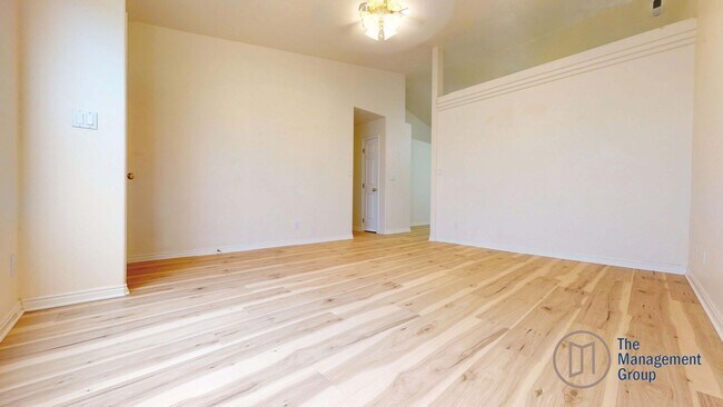 Building Photo - 37 E 675 S