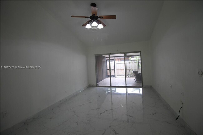 Building Photo - 10351 Juniper Ct