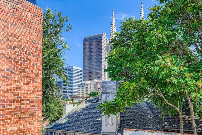 Building Photo - Capitol Hill Location, private roof top de...