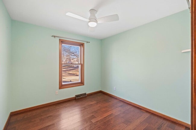 Building Photo - 7885 E Oakbrook Cir