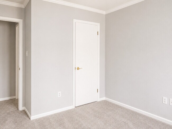 Building Photo - 118 Henning Dr