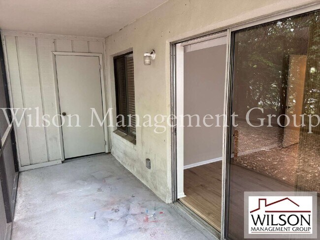 Building Photo - 2365 Oak Park Way