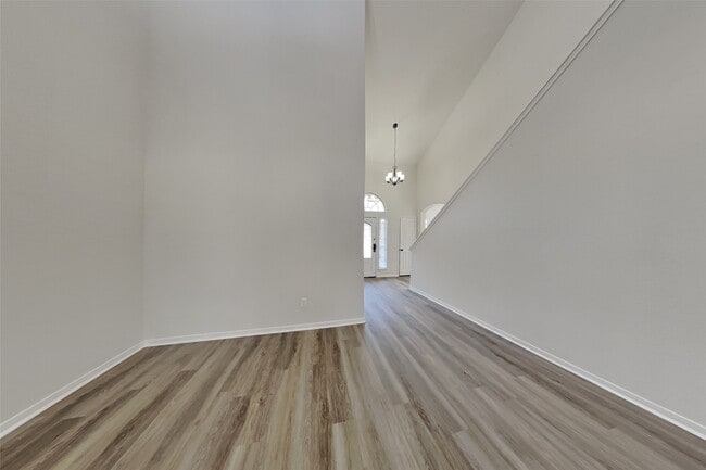 Building Photo - 2222 Princess Snow Cir