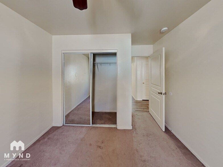 Building Photo - 8058 N 109th Ln