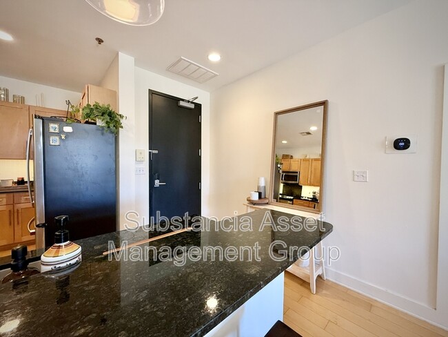 Building Photo - 444 N Central Ave