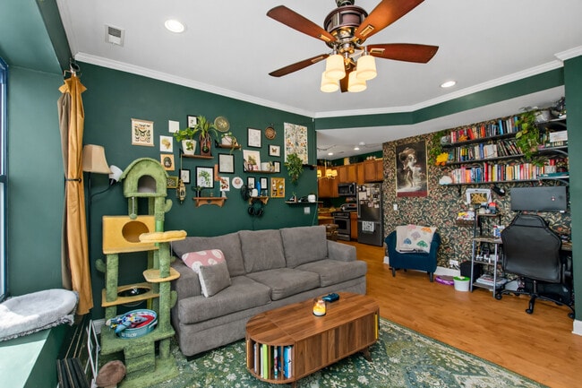 Building Photo - 5138 N Winchester Ave