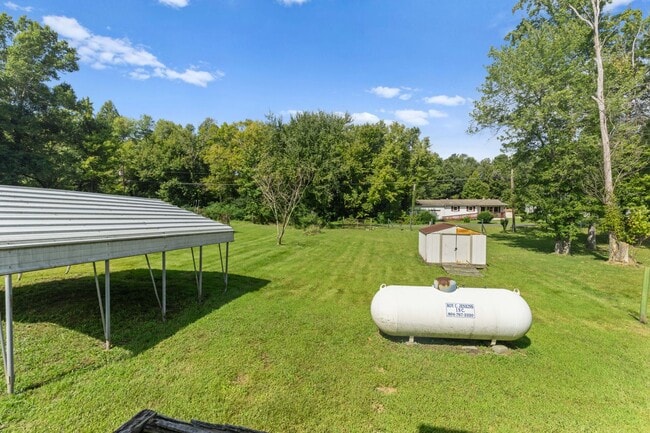 Building Photo - Newly Remodeled 3-Bedroom Home in Town of Blackstone!