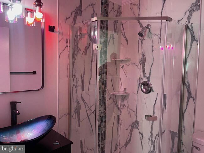 Building Photo - 1949 Kennedy Dr