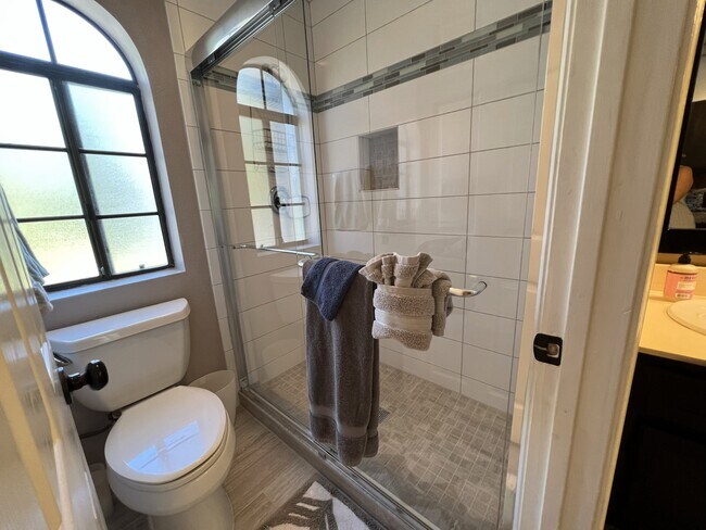 Building Photo - 1515 Apache Dr