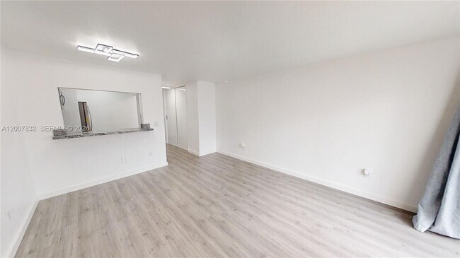 Building Photo - 1441 Lincoln Rd