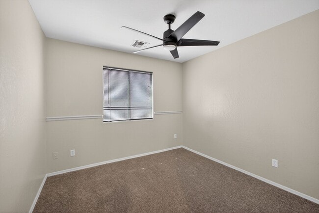 Building Photo - Updated House in Chandler Community