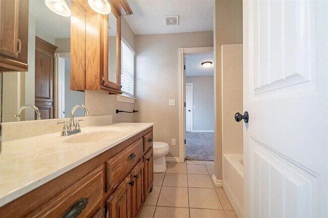 Building Photo - 1105 Kelsi Dr