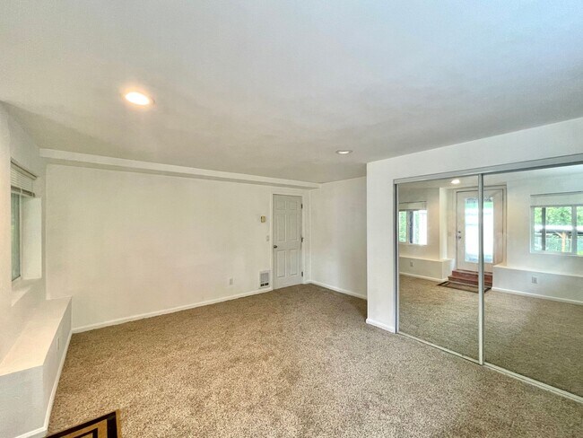 Building Photo - 14033 SE 185th Pl