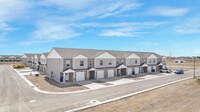 Building Photo - Beautiful brand new luxury 3 Bedroom 2.5 B...