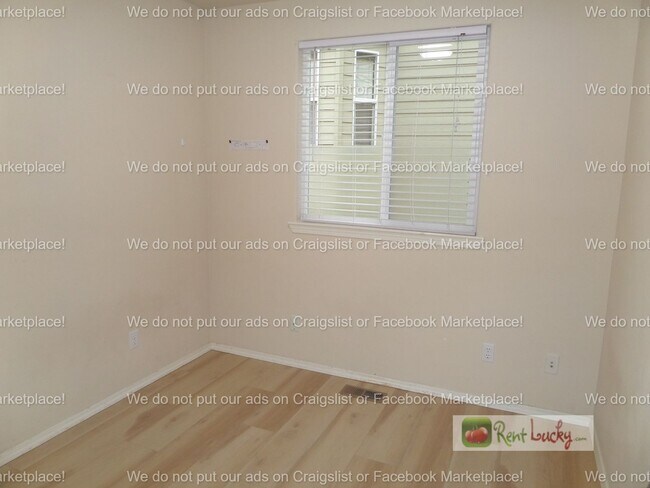 Building Photo - Meticulously Maintained 4-Bedroom Home in Sought-After Bothell Location!