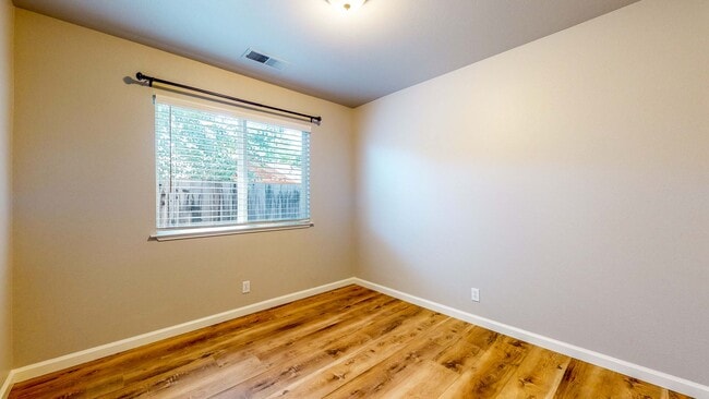 Building Photo - 2014 Tablerock Ct