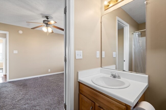 Building Photo - 1265 Silver Star Dr