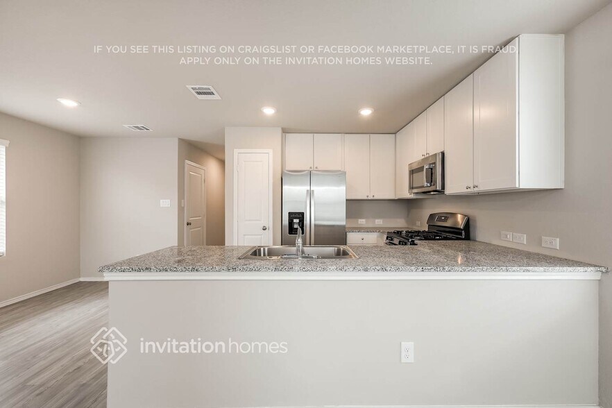 Building Photo - 4231 Southton Lk