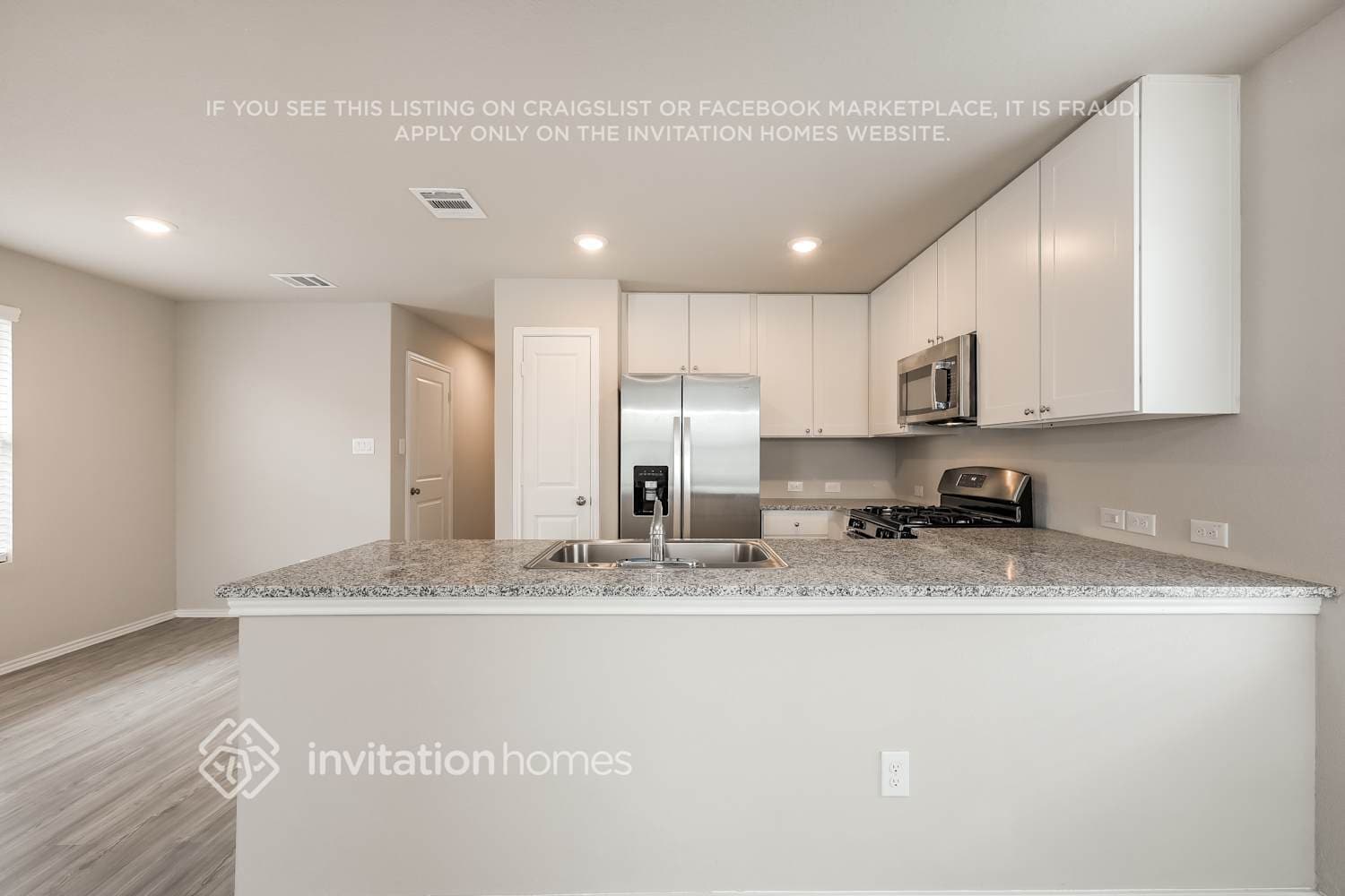 Building Photo - 4231 Southton Lk