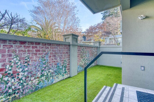 Building Photo - 20 Willow Rd