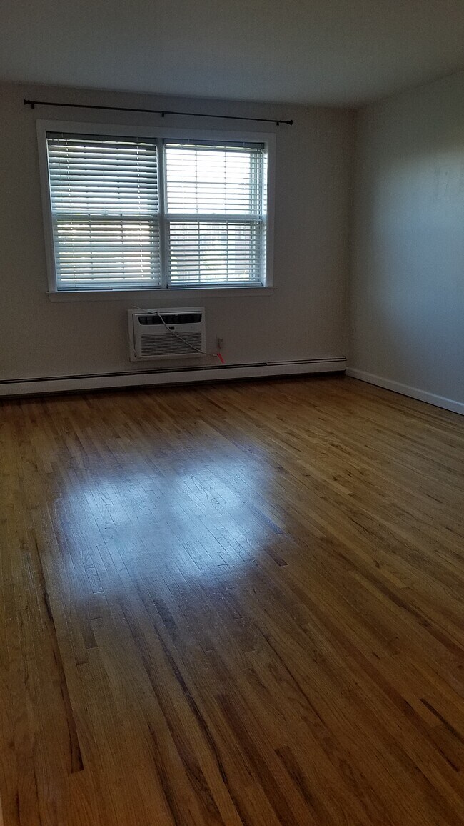 Wall A/C unit - 605 Grove St