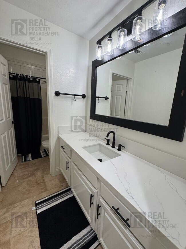 Building Photo - Spacious Murrieta Home with Pool, Spa, Firepit & Backyard Entertaining