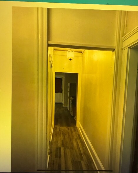 Building Photo - 7 Morton St