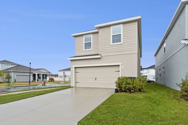 Building Photo - Beautiful 3/2.5/2 Home in St. Cloud