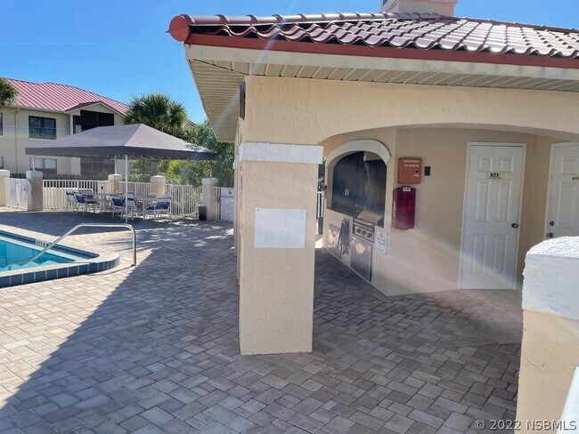 Building Photo - 403 Bouchelle Dr