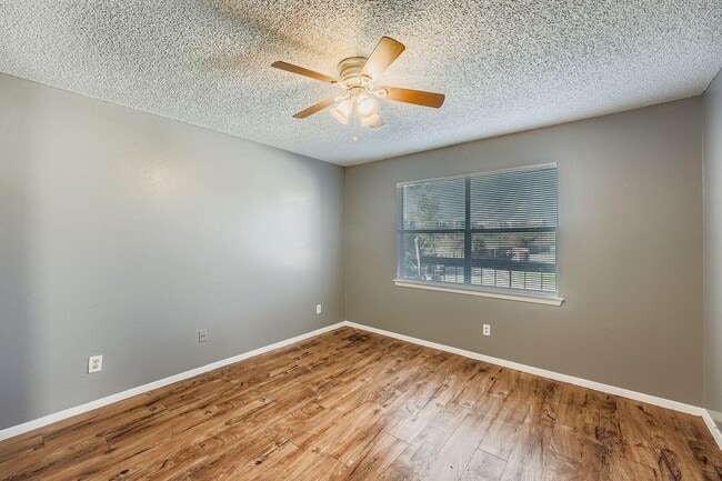 Building Photo - 1913 West Loop