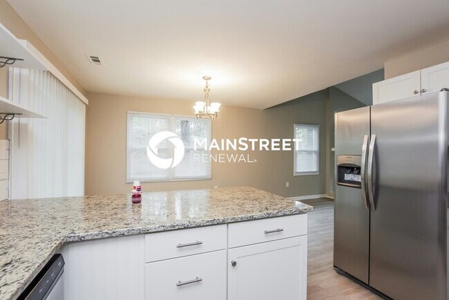 Building Photo - 4 Bedroom Pet-Friendly Home in Charlotte, ...