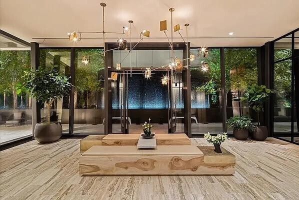 Building Photo - 111 Murray St