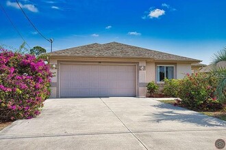 Building Photo - 116 Albatross Rd