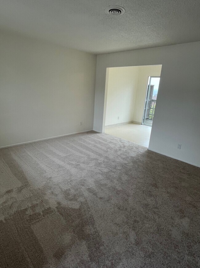Building Photo - 260 Belden St