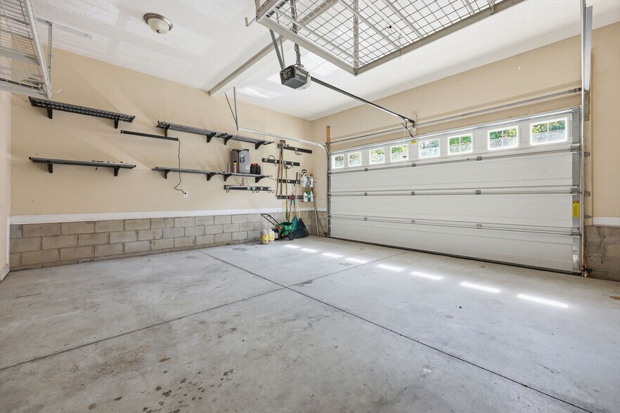 Building Photo - 768 Riverbirch Dr