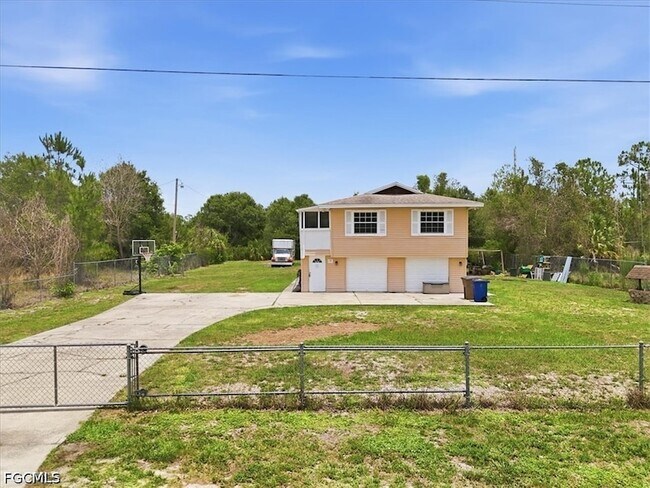 Building Photo - 1108 Truman Ave
