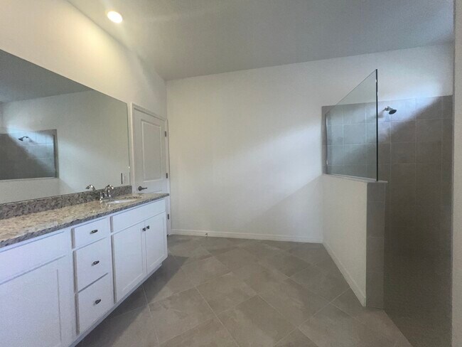 Building Photo - 15045 Palamos Cir