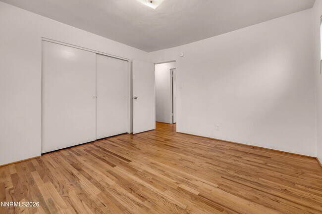 Building Photo - 240 18th St