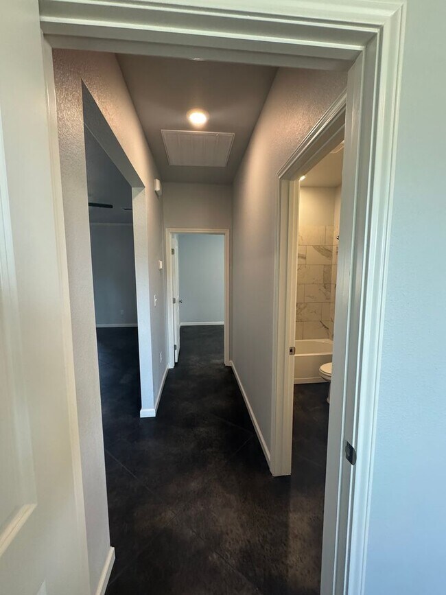 Building Photo - New built located in Beacon Pointe area!!!...