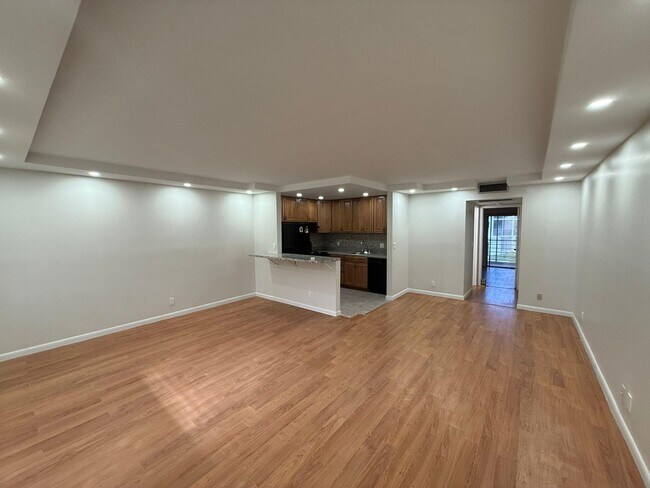 Building Photo - 2200 Springdale Blvd