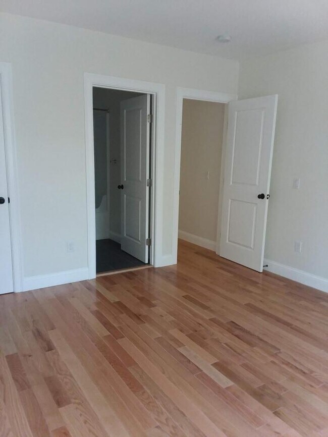 Building Photo - 4 bedroom in Boston MA 02120