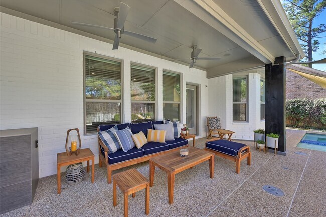 Building Photo - 98 Lindenberry Cir