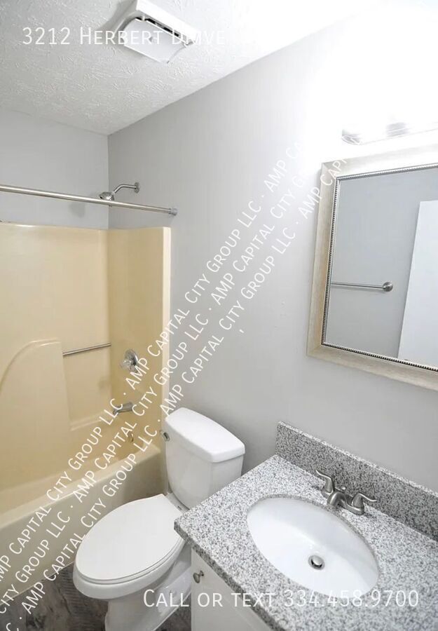 Building Photo - 3212 Herbert Dr